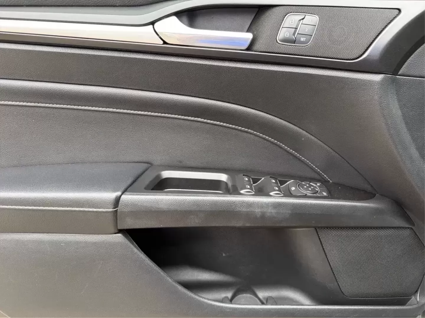 2018 Ford Fusion Titanium AWD (3FA6P0D9XJR) with an 2.0L L4 DOHC 16V engine, 6-Speed Automatic transmission, located at 8750 N County Rd 25A, Piqua, OH, 45356, (937) 908-9800, 40.164391, -84.232513 - Picture a comfortable, capable sedan that makes daily commutes down I70 feel easy, keeps weekend plans on track, and still looks sharp pulling into dinner in nearby Huber Heights or downtown Dayton. This **2018 Ford Fusion Titanium AWD** is built for real-life driving in Ohio-whether you're navigati - Photo#19