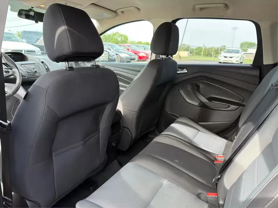 2016 Ford Escape SE (1FMCU0G75GU) with an 2.5L L4 DOHC 16V engine, 6-Speed Automatic transmission, located at 1099 N County Rd 25A , Troy, OH, 45373, (937) 908-9800, 40.057079, -84.212883 - Whether you're juggling school drop-offs, commuting up I75, or planning a weekend run to the Miami County Fairgrounds, this 2016 Ford Escape SE is the kind of practical SUV that fits real-life Troy, Ohio routines. With a versatile cabin, confident road manners, and easy-to-live-with features, it's a - Photo#10