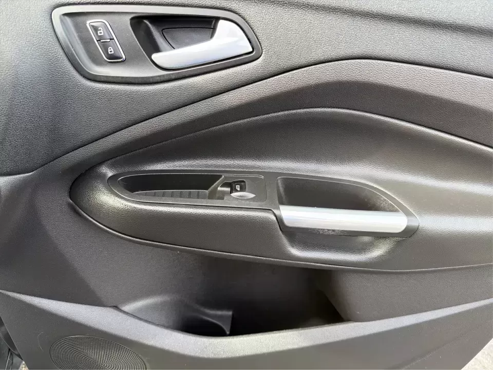 2016 Ford Escape SE (1FMCU0G75GU) with an 2.5L L4 DOHC 16V engine, 6-Speed Automatic transmission, located at 1099 N County Rd 25A , Troy, OH, 45373, (937) 908-9800, 40.057079, -84.212883 - Whether you're juggling school drop-offs, commuting up I75, or planning a weekend run to the Miami County Fairgrounds, this 2016 Ford Escape SE is the kind of practical SUV that fits real-life Troy, Ohio routines. With a versatile cabin, confident road manners, and easy-to-live-with features, it's a - Photo#20