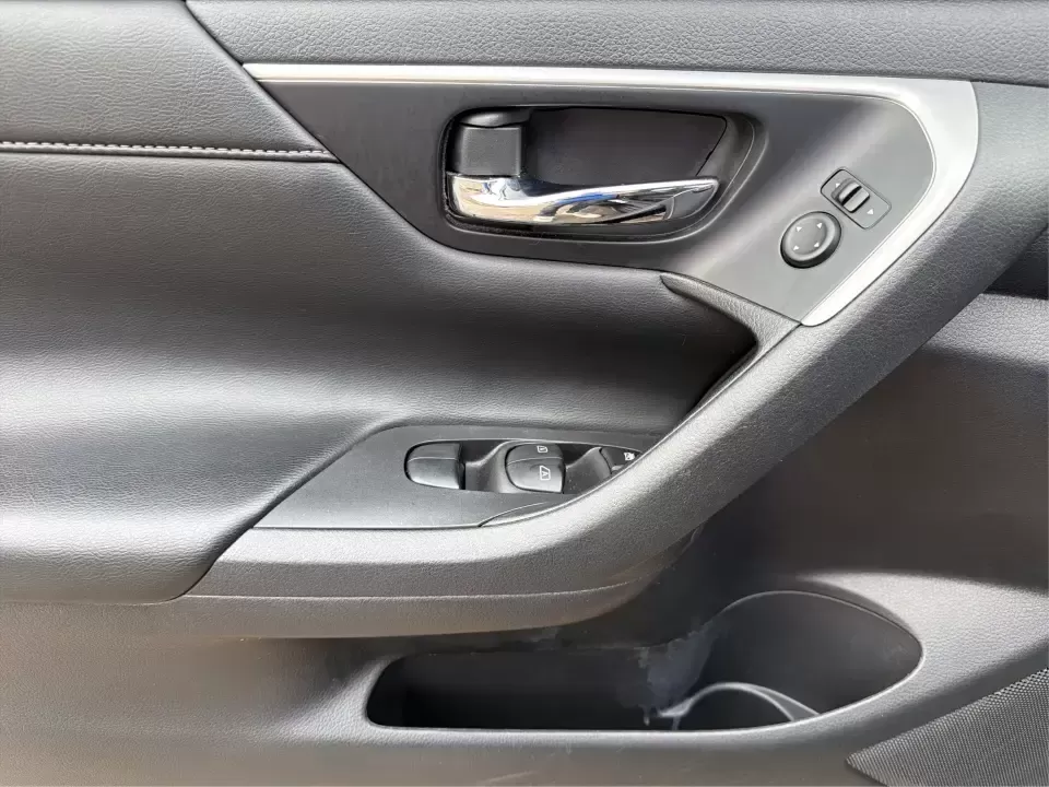 2016 Nissan Altima 2.5 SL (1N4AL3AP1GC) with an 2.5L I-4 DOHC engine, CVT transmission, located at 1099 N County Rd 25A , Troy, OH, 45373, (937) 908-9800, 40.057079, -84.212883 - Whether you're a Dayton-area commuter stacking highway miles, a busy parent shuttling kids between school and practice, or a weekend road-trip planner who wants comfort without overspending, this **2016 Nissan Altima 2.5 SL** is built for real life. With a sleek **Super Black** exterior and an upsca - Photo#18