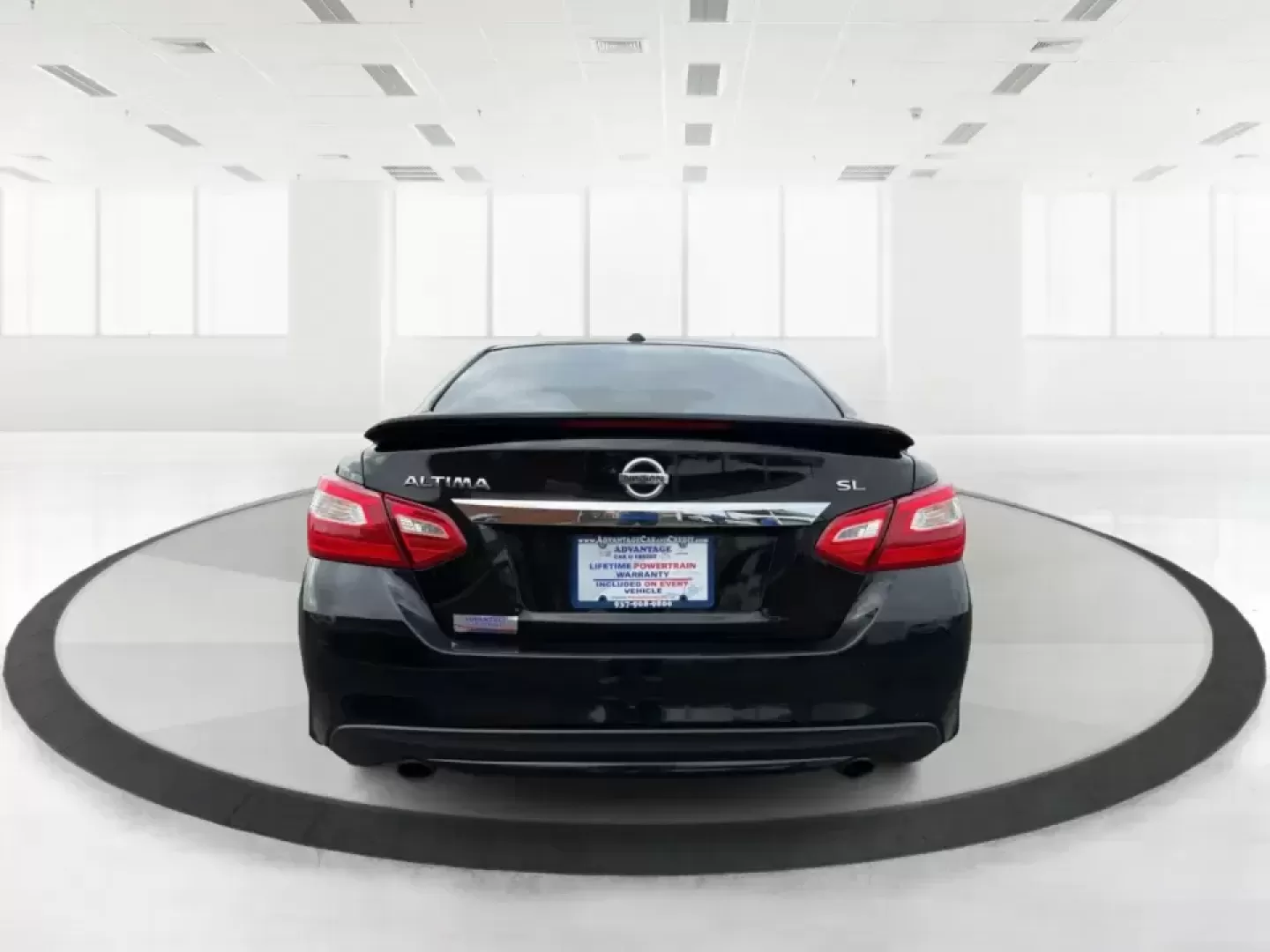 2016 Nissan Altima 2.5 SL (1N4AL3AP1GC) with an 2.5L I-4 DOHC engine, CVT transmission, located at 880 E. National Road, Vandalia, OH, 45377, (937) 908-9800, 39.891918, -84.183594 - Whether you're a Dayton-area commuter stacking highway miles, a busy parent shuttling kids between school and practice, or a weekend road-trip planner who wants comfort without overspending, this **2016 Nissan Altima 2.5 SL** is built for real life. With a sleek **Super Black** exterior and an upsca - Photo#3