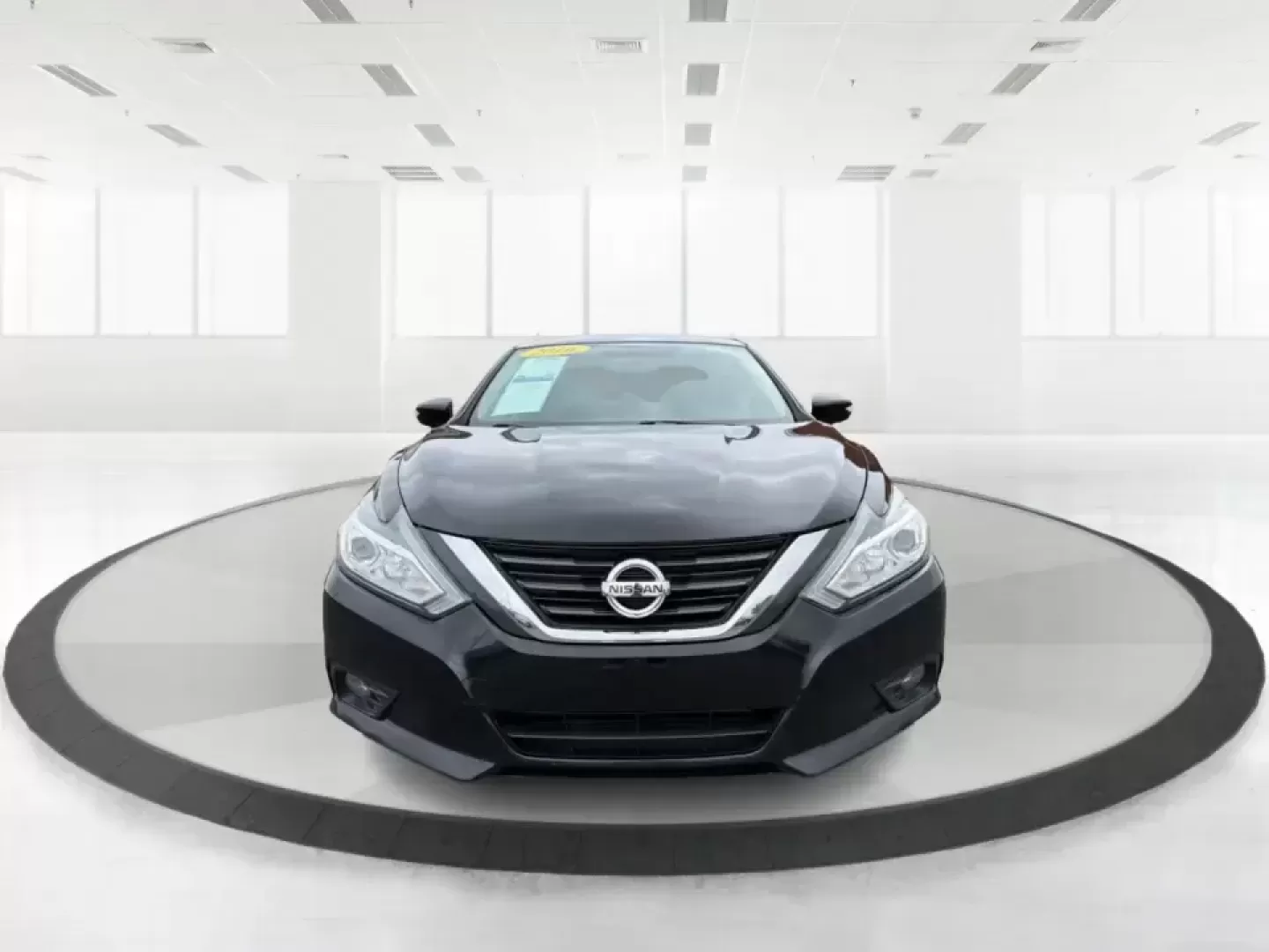 2016 Nissan Altima 2.5 SL (1N4AL3AP1GC) with an 2.5L I-4 DOHC engine, CVT transmission, located at 880 E. National Road, Vandalia, OH, 45377, (937) 908-9800, 39.891918, -84.183594 - Whether you're a Dayton-area commuter stacking highway miles, a busy parent shuttling kids between school and practice, or a weekend road-trip planner who wants comfort without overspending, this **2016 Nissan Altima 2.5 SL** is built for real life. With a sleek **Super Black** exterior and an upsca - Photo#7