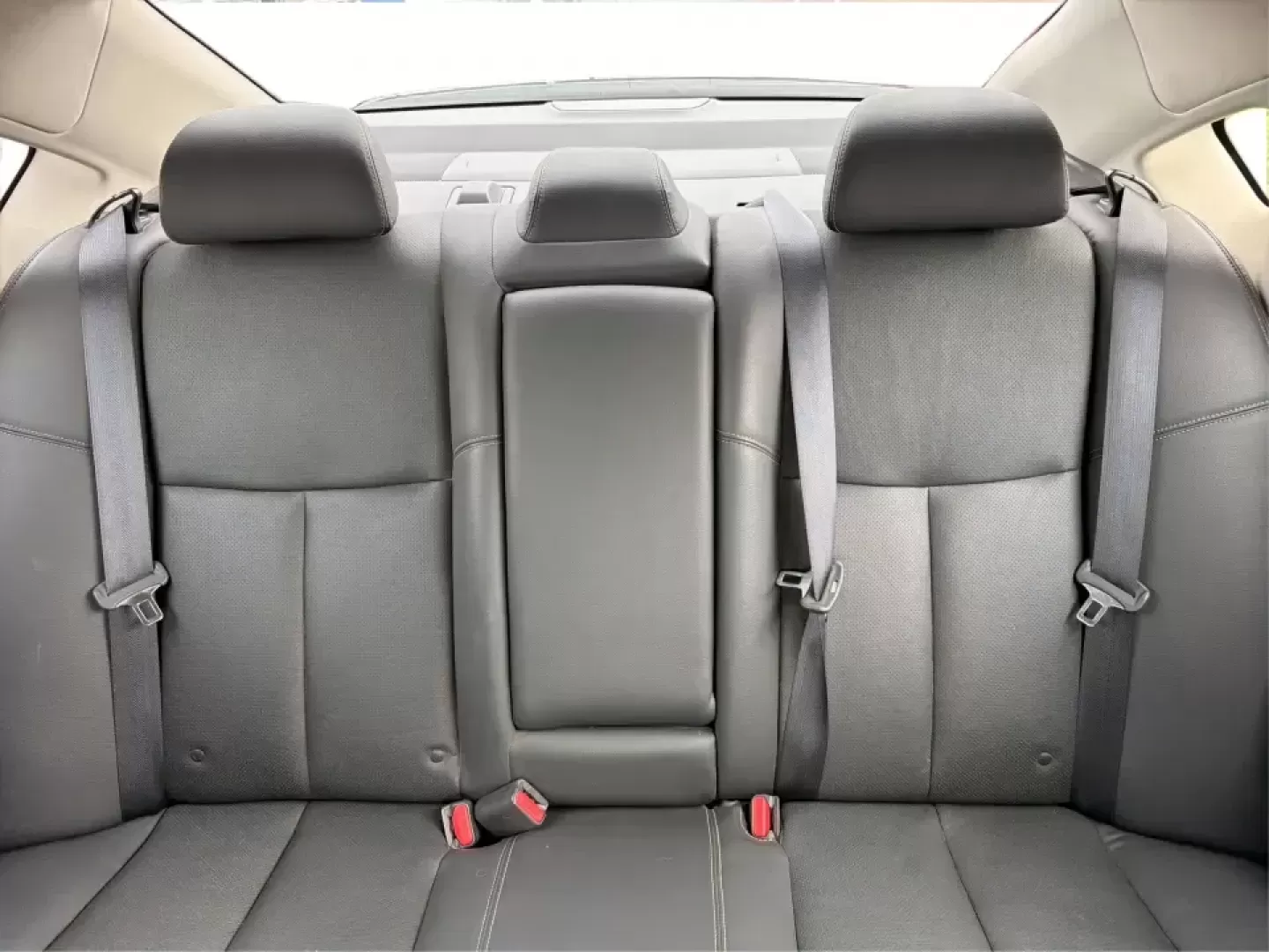 2016 Nissan Altima 2.5 SL (1N4AL3AP1GC) with an 2.5L I-4 DOHC engine, CVT transmission, located at 880 E. National Road, Vandalia, OH, 45377, (937) 908-9800, 39.891918, -84.183594 - Whether you're a Dayton-area commuter stacking highway miles, a busy parent shuttling kids between school and practice, or a weekend road-trip planner who wants comfort without overspending, this **2016 Nissan Altima 2.5 SL** is built for real life. With a sleek **Super Black** exterior and an upsca - Photo#14