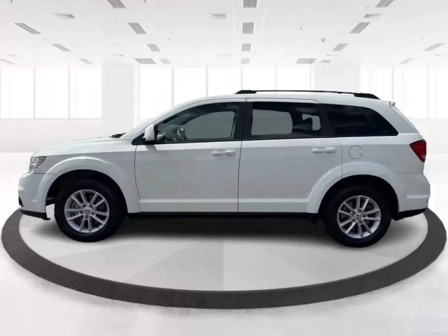 2014 Dodge Journey SXT (3C4PDDBG1ET) with an 3.6L V-6 DOHC engine, 6-Speed Automatic transmission, located at 880 E. National Road, Vandalia, OH, 45377, (937) 908-9800, 39.891918, -84.183594 - Pack up the kids, queue up a playlist, and head out for a weekend getaway-this 2014 Dodge Journey SXT is built for real-life schedules and real-life adventures. Whether you're shuttling to practice, commuting up I-75, or planning a road trip from Vandalia to the National Museum of the U.S. Air Force - Photo#5