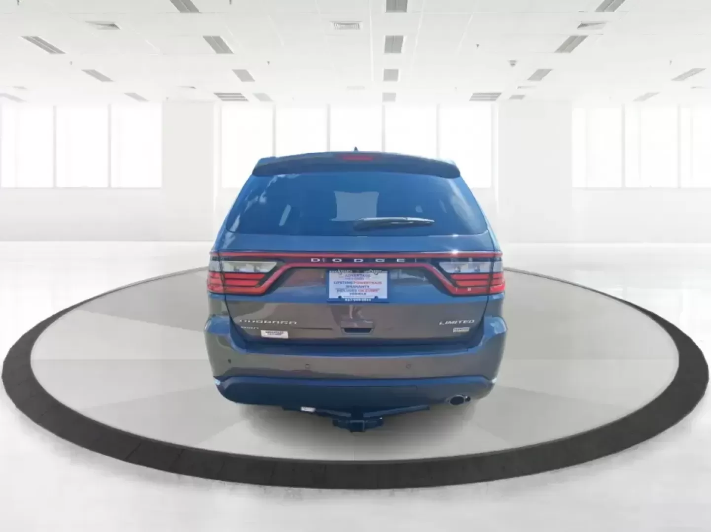 2015 Dodge Durango Limited (1C4RDJDG7FC) with an 3.6L V6 DOHC 24V engine, 8-Speed Automatic transmission, located at 880 E. National Road, Vandalia, OH, 45377, (937) 908-9800, 39.891918, -84.183594 - Pack up the kids, load the cargo, and point the nose toward your next weekend getaway-this 2015 Dodge Durango Limited is built for real life in West Central Ohio. Whether you're shuttling a growing family to practice, commuting up I75, or planning a road trip to Indian Lake, the Durango delivers the - Photo#3