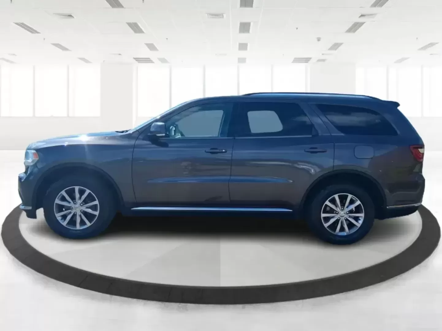 2015 Dodge Durango Limited (1C4RDJDG7FC) with an 3.6L V6 DOHC 24V engine, 8-Speed Automatic transmission, located at 880 E. National Road, Vandalia, OH, 45377, (937) 908-9800, 39.891918, -84.183594 - Pack up the kids, load the cargo, and point the nose toward your next weekend getaway-this 2015 Dodge Durango Limited is built for real life in West Central Ohio. Whether you're shuttling a growing family to practice, commuting up I75, or planning a road trip to Indian Lake, the Durango delivers the - Photo#5