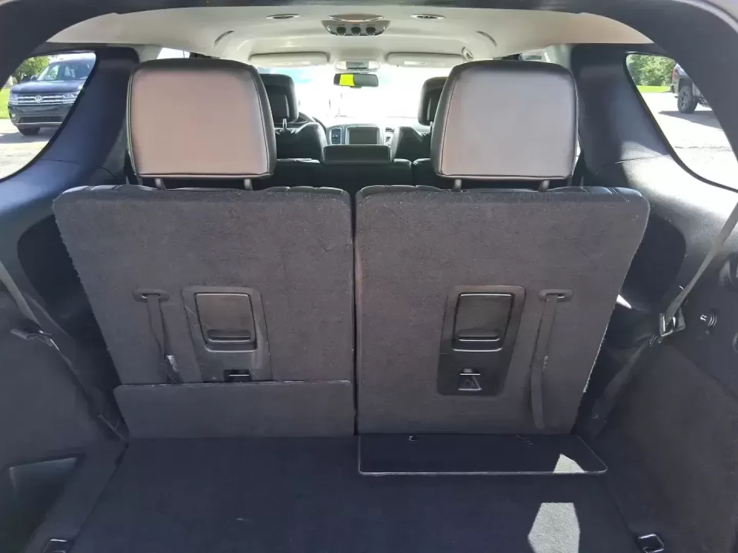 2015 Dodge Durango Limited (1C4RDJDG7FC) with an 3.6L V6 DOHC 24V engine, 8-Speed Automatic transmission, located at 880 E. National Road, Vandalia, OH, 45377, (937) 908-9800, 39.891918, -84.183594 - Pack up the kids, load the cargo, and point the nose toward your next weekend getaway-this 2015 Dodge Durango Limited is built for real life in West Central Ohio. Whether you're shuttling a growing family to practice, commuting up I75, or planning a road trip to Indian Lake, the Durango delivers the - Photo#12