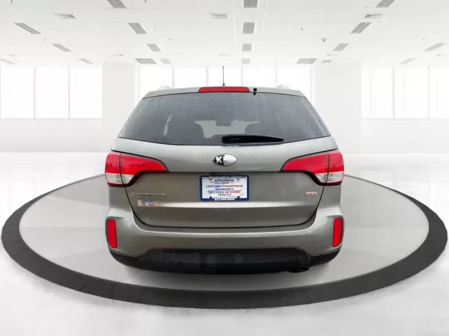 2015 Kia Sorento LX (5XYKTCA61FG) with an 2.4L I-4 gasoline direct injection engine, 6-Speed Automatic transmission, located at 880 E. National Road, Vandalia, OH, 45377, (937) 908-9800, 39.891918, -84.183594 - Need one SUV that can handle school drop-offs, grocery runs, and a weekend escape out toward the metro parks without feeling like a compromise? This 2015 Kia Sorento LX in Titanium Silver is a smart, practical choice for drivers in Vandalia, OH who want everyday comfort, confident traction, and fami - Photo#3