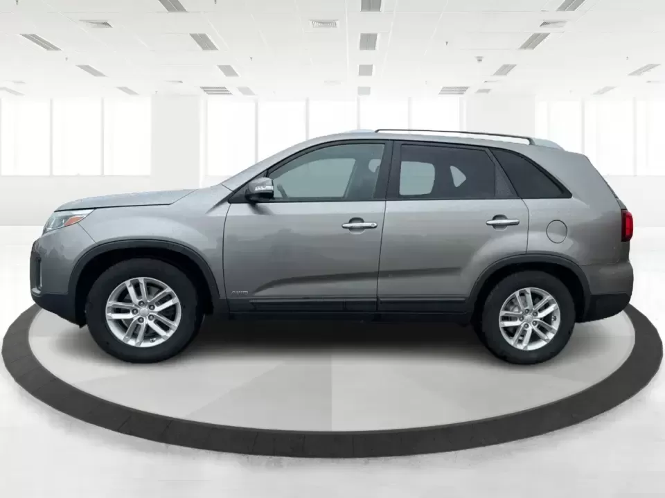 2015 Kia Sorento LX (5XYKTCA61FG) with an 2.4L I-4 gasoline direct injection engine, 6-Speed Automatic transmission, located at 880 E. National Road, Vandalia, OH, 45377, (937) 908-9800, 39.891918, -84.183594 - Need one SUV that can handle school drop-offs, grocery runs, and a weekend escape out toward the metro parks without feeling like a compromise? This 2015 Kia Sorento LX in Titanium Silver is a smart, practical choice for drivers in Vandalia, OH who want everyday comfort, confident traction, and fami - Photo#5