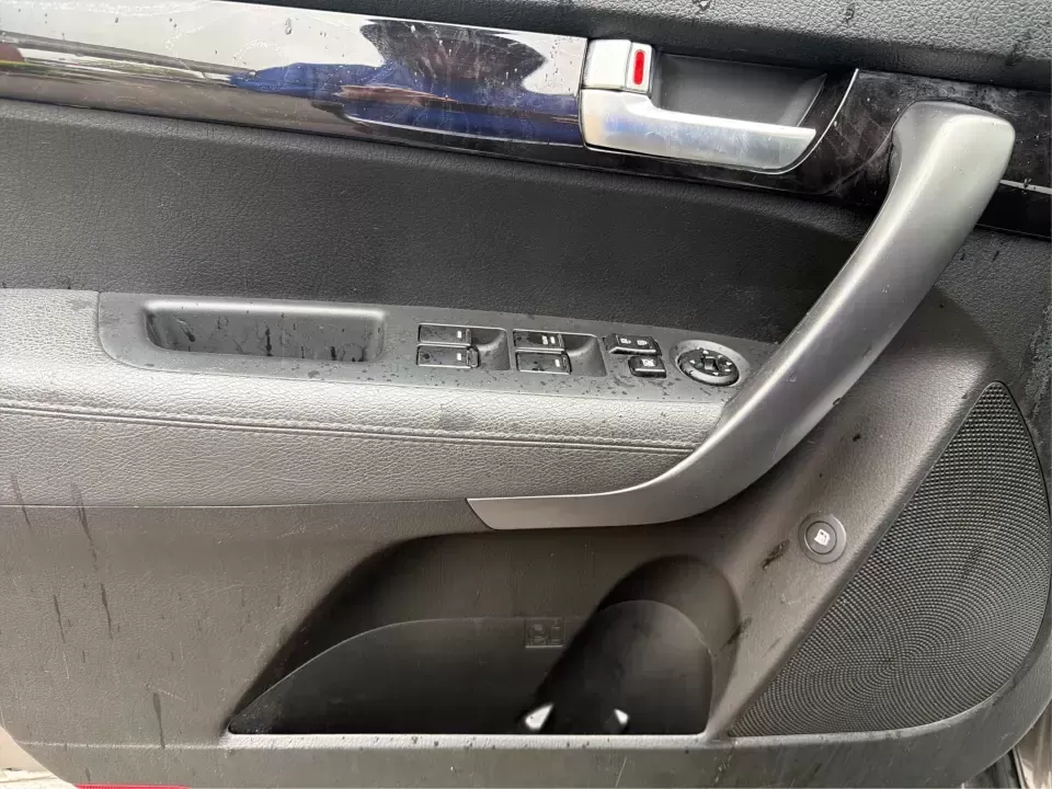 2015 Kia Sorento LX (5XYKTCA61FG) with an 2.4L I-4 gasoline direct injection engine, 6-Speed Automatic transmission, located at 880 E. National Road, Vandalia, OH, 45377, (937) 908-9800, 39.891918, -84.183594 - Need one SUV that can handle school drop-offs, grocery runs, and a weekend escape out toward the metro parks without feeling like a compromise? This 2015 Kia Sorento LX in Titanium Silver is a smart, practical choice for drivers in Vandalia, OH who want everyday comfort, confident traction, and fami - Photo#17