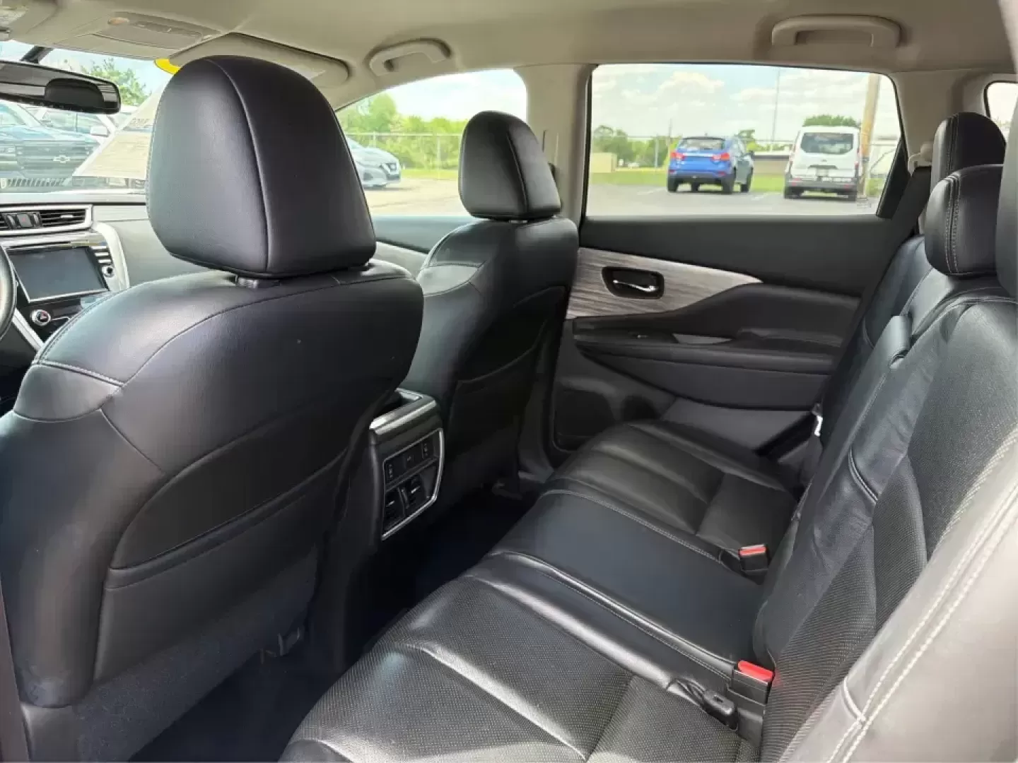 2015 Nissan Murano Platinum (5N1AZ2MHXFN) with an 3.5L V-6 DOHC engine, Continuously Variable Transmission transmission, located at 8750 N County Rd 25A, Piqua, OH, 45356, (937) 908-9800, 40.164391, -84.232513 - Load up the family, point the hood toward a weekend getaway, and enjoy the kind of comfort that makes long drives feel easy-this 2015 Nissan Murano Platinum is built for real life in West Central Ohio, from school drop-offs to road trips up I-75. Finished in Brilliant Silver Metallic and equipped wi - Photo#10