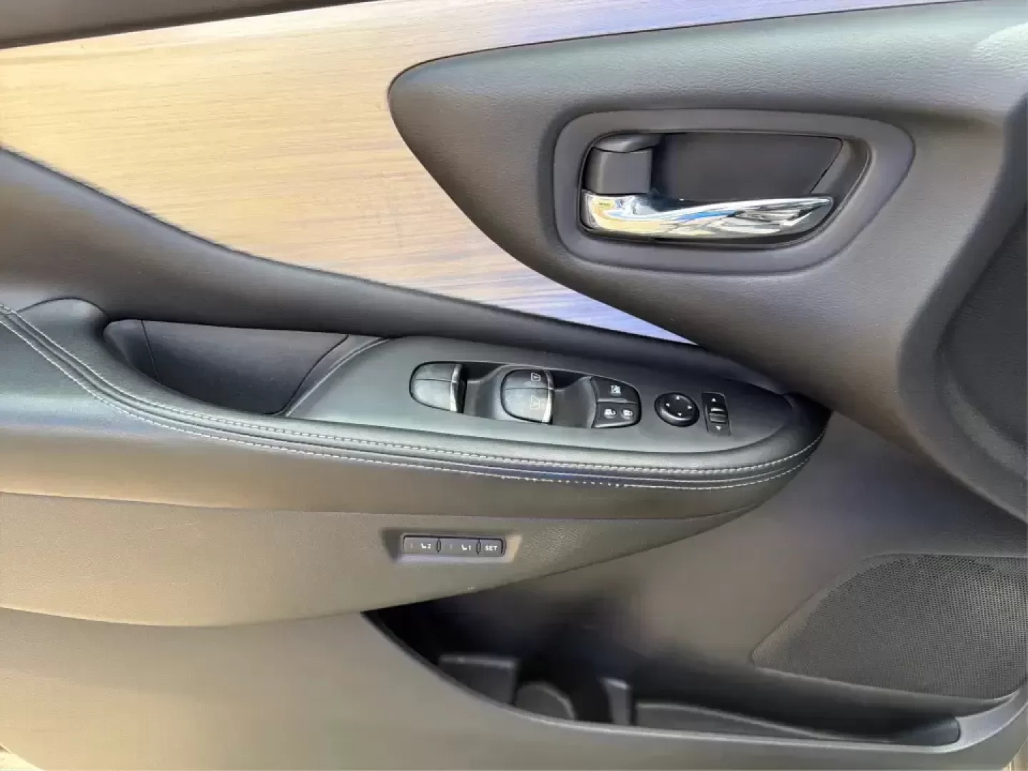 2015 Nissan Murano Platinum (5N1AZ2MHXFN) with an 3.5L V-6 DOHC engine, Continuously Variable Transmission transmission, located at 8750 N County Rd 25A, Piqua, OH, 45356, (937) 908-9800, 40.164391, -84.232513 - Load up the family, point the hood toward a weekend getaway, and enjoy the kind of comfort that makes long drives feel easy-this 2015 Nissan Murano Platinum is built for real life in West Central Ohio, from school drop-offs to road trips up I-75. Finished in Brilliant Silver Metallic and equipped wi - Photo#18