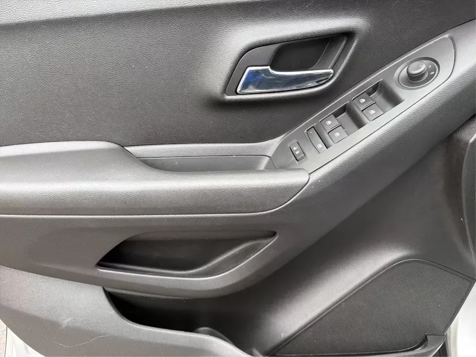 2018 Chevrolet Trax LT (KL7CJLSB1JB) with an ECOTEC 1.4L I-4 DOHC engine, 6A transmission, located at 8750 N County Rd 25A, Piqua, OH, 45356, (937) 908-9800, 40.164391, -84.232513 - Make your everyday drive easier-and your weekends bigger-in a compact SUV that fits real life. The 2018 Chevrolet Trax LT is a smart pick for commuters who want an efficient footprint for parking downtown, growing families who need flexible cargo space, and road-trip fans who want comfort and confid - Photo#19