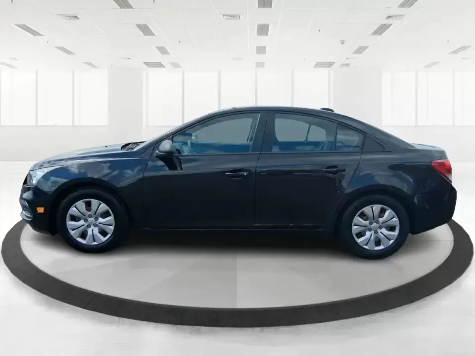 2016 Chevrolet Cruze Limited LS Auto (1G1PC5SH3G7) with an ECOTEC 1.8L I-4 DOHC engine, 6A transmission, located at 4508 South Dixie Dr, Moraine, OH, 45439, (937) 908-9800, 39.689976, -84.218452 - Need a dependable commuter that won't drain your budget, yet still feels comfortable for everyday life in the Miami Valley? This **2016 Chevrolet Cruze Limited LS Auto** is a smart pick for students, first-time buyers, and busy families who want an easy-to-park sedan for errands, work, and weekend p - Photo#5