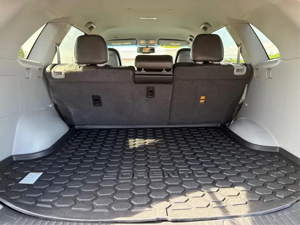 2012 Kia Sorento LX (5XYKT3A64CG) with an 2.4L I-4 gasoline direct injection engine, 6-Speed Automatic transmission, located at 401 Woodman Dr, Riverside, OH, 45431, (937) 908-9800, 39.760899, -84.123421 - Picture your next week going smoother: school drop-offs, the daily commute, grocery runs, and a last-minute weekend road trip-all in one comfortable SUV that fits real life without feeling like a compromise. This 2012 Kia Sorento LX in Satin Metal is the kind of practical, do-it-all sport utility th - Photo#12