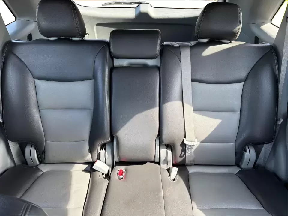 2012 Kia Sorento LX (5XYKT3A64CG) with an 2.4L I-4 gasoline direct injection engine, 6-Speed Automatic transmission, located at 401 Woodman Dr, Riverside, OH, 45431, (937) 908-9800, 39.760899, -84.123421 - Picture your next week going smoother: school drop-offs, the daily commute, grocery runs, and a last-minute weekend road trip-all in one comfortable SUV that fits real life without feeling like a compromise. This 2012 Kia Sorento LX in Satin Metal is the kind of practical, do-it-all sport utility th - Photo#14