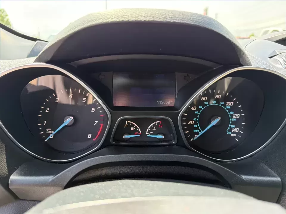 2014 Ford Escape SE (1FMCU9G9XEU) with an 2.0L L4 DOHC 16V engine, 6-Speed Automatic transmission, located at 4508 South Dixie Dr, Moraine, OH, 45439, (937) 908-9800, 39.689976, -84.218452 - Picture your next Ohio weekend: the kids loaded up for a day at Carillon Historical Park, a cooler in back for a picnic at Cox Arboretum, or a quick escape down I75 for a last-minute road trip-without worrying about whether your SUV can handle rain, slush, or a fully packed cargo area. This 2014 For - Photo#15