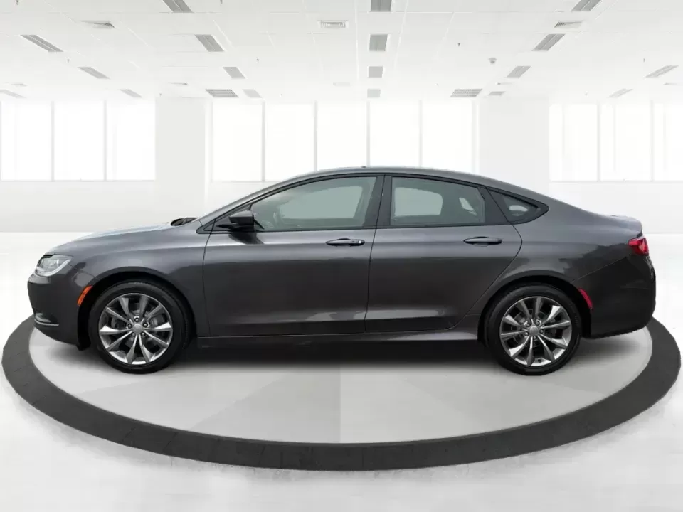 2015 Chrysler 200 S (1C3CCCBG7FN) with an 3.6L V6 DOHC 24V FFV engine, 9-Speed Automatic transmission, located at 8750 N County Rd 25A, Piqua, OH, 45356, (937) 908-9800, 40.164391, -84.232513 - Need a smart, comfortable sedan for the weekday commute up I-75, quick errands around Piqua, and the occasional road trip to Dayton or Troy? This 2015 Chrysler 200 S delivers the kind of smooth V6 power, upscale comfort, and everyday practicality that fits real life-whether you're a busy parent shut - Photo#5