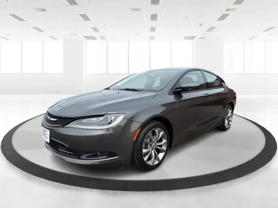 2015 Chrysler 200 S (1C3CCCBG7FN) with an 3.6L V6 DOHC 24V FFV engine, 9-Speed Automatic transmission, located at 8750 N County Rd 25A, Piqua, OH, 45356, (937) 908-9800, 40.164391, -84.232513 - Need a smart, comfortable sedan for the weekday commute up I-75, quick errands around Piqua, and the occasional road trip to Dayton or Troy? This 2015 Chrysler 200 S delivers the kind of smooth V6 power, upscale comfort, and everyday practicality that fits real life-whether you're a busy parent shut - Photo#8