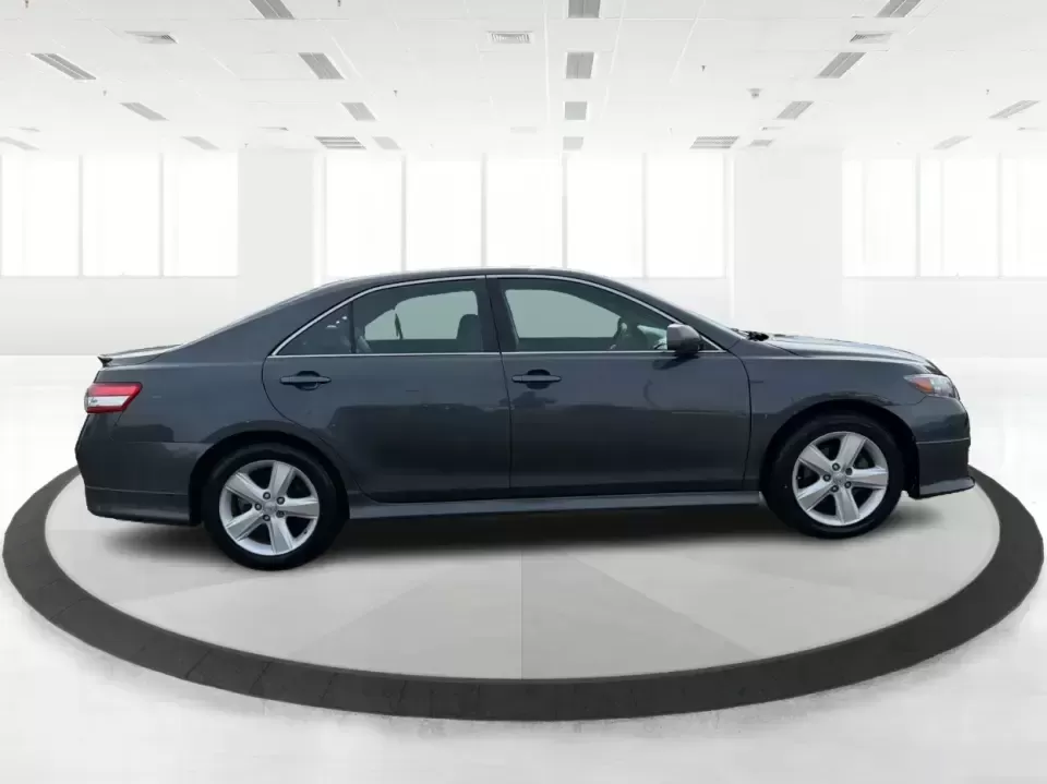 2011 Toyota Camry SE V6 (4T1BK3EK9BU) with an 3.5L V-6 DOHC engine, 6-Speed Automatic transmission, located at 8750 N County Rd 25A, Piqua, OH, 45356, (937) 908-9800, 40.164391, -84.232513 - Need a commuter that can eat up I75 miles all week, then still feel sporty for a Saturday drive past the Great Miami River or out toward the Miami Valley? This 2011 Toyota Camry SE V6 is the kind of practical-yet-fun sedan that fits real life in Piqua-reliable for work runs, comfortable for family e - Photo#1