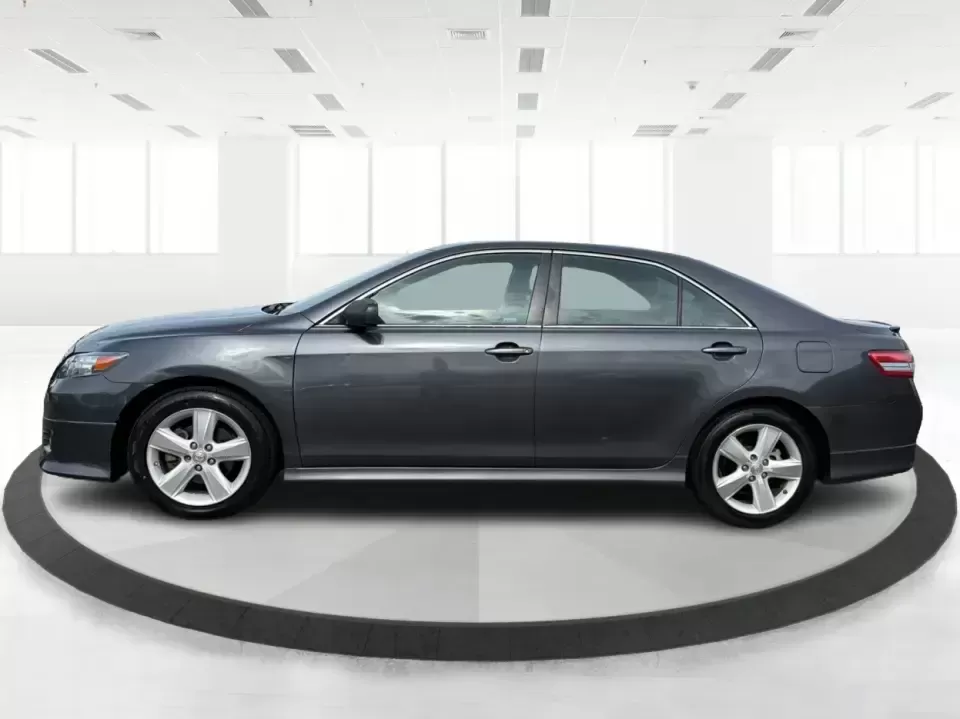 2011 Toyota Camry SE V6 (4T1BK3EK9BU) with an 3.5L V-6 DOHC engine, 6-Speed Automatic transmission, located at 8750 N County Rd 25A, Piqua, OH, 45356, (937) 908-9800, 40.164391, -84.232513 - Need a commuter that can eat up I75 miles all week, then still feel sporty for a Saturday drive past the Great Miami River or out toward the Miami Valley? This 2011 Toyota Camry SE V6 is the kind of practical-yet-fun sedan that fits real life in Piqua-reliable for work runs, comfortable for family e - Photo#5