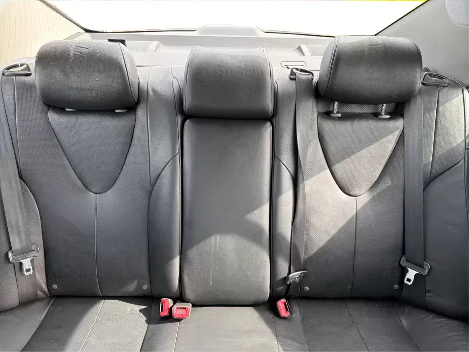 2011 Toyota Camry SE V6 (4T1BK3EK9BU) with an 3.5L V-6 DOHC engine, 6-Speed Automatic transmission, located at 8750 N County Rd 25A, Piqua, OH, 45356, (937) 908-9800, 40.164391, -84.232513 - Need a commuter that can eat up I75 miles all week, then still feel sporty for a Saturday drive past the Great Miami River or out toward the Miami Valley? This 2011 Toyota Camry SE V6 is the kind of practical-yet-fun sedan that fits real life in Piqua-reliable for work runs, comfortable for family e - Photo#14