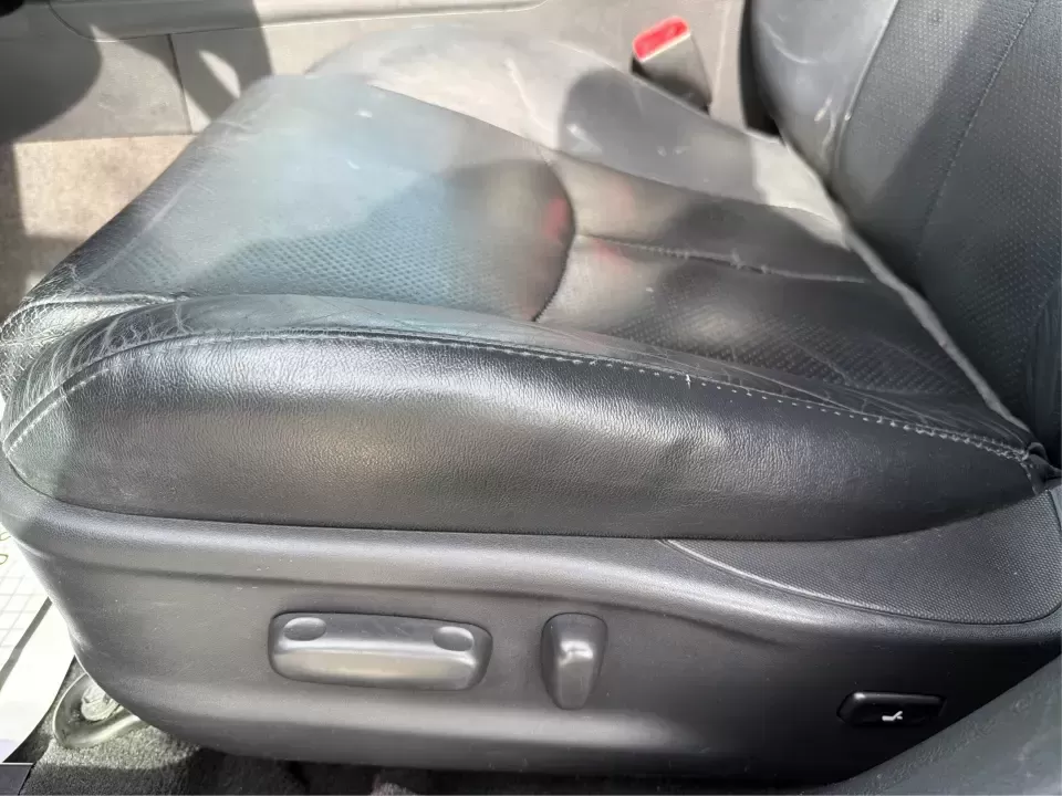 2011 Toyota Camry SE V6 (4T1BK3EK9BU) with an 3.5L V-6 DOHC engine, 6-Speed Automatic transmission, located at 8750 N County Rd 25A, Piqua, OH, 45356, (937) 908-9800, 40.164391, -84.232513 - Need a commuter that can eat up I75 miles all week, then still feel sporty for a Saturday drive past the Great Miami River or out toward the Miami Valley? This 2011 Toyota Camry SE V6 is the kind of practical-yet-fun sedan that fits real life in Piqua-reliable for work runs, comfortable for family e - Photo#17