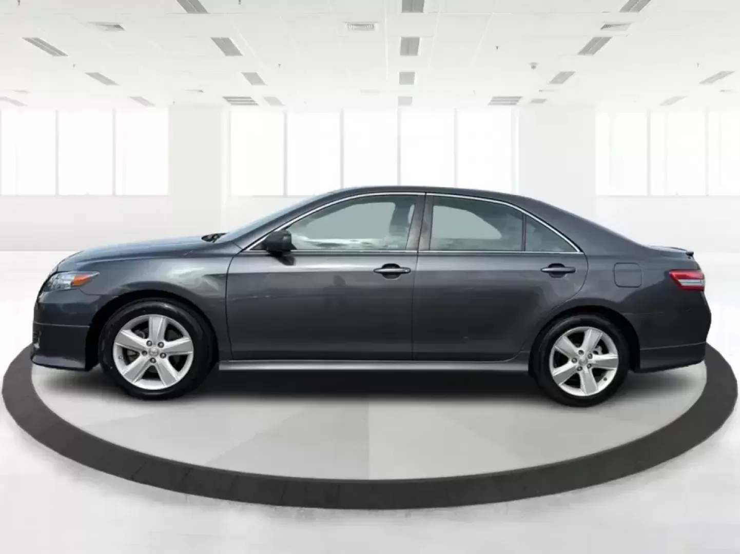 2011 Toyota Camry SE V6 (4T1BK3EK9BU) with an 3.5L V-6 DOHC engine, 6-Speed Automatic transmission, located at 4508 South Dixie Dr, Moraine, OH, 45439, (937) 908-9800, 39.689976, -84.218452 - Need a commuter that can eat up I75 miles all week, then still feel sporty for a Saturday drive past the Great Miami River or out toward the Miami Valley? This 2011 Toyota Camry SE V6 is the kind of practical-yet-fun sedan that fits real life in Piqua-reliable for work runs, comfortable for family e - Photo#5