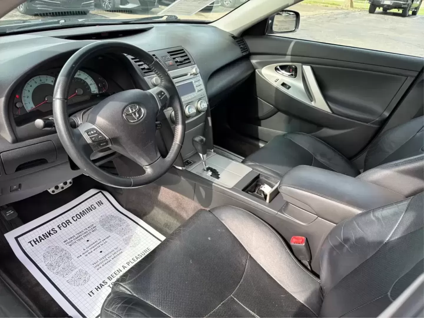 2011 Toyota Camry SE V6 (4T1BK3EK9BU) with an 3.5L V-6 DOHC engine, 6-Speed Automatic transmission, located at 4508 South Dixie Dr, Moraine, OH, 45439, (937) 908-9800, 39.689976, -84.218452 - Need a commuter that can eat up I75 miles all week, then still feel sporty for a Saturday drive past the Great Miami River or out toward the Miami Valley? This 2011 Toyota Camry SE V6 is the kind of practical-yet-fun sedan that fits real life in Piqua-reliable for work runs, comfortable for family e - Photo#9