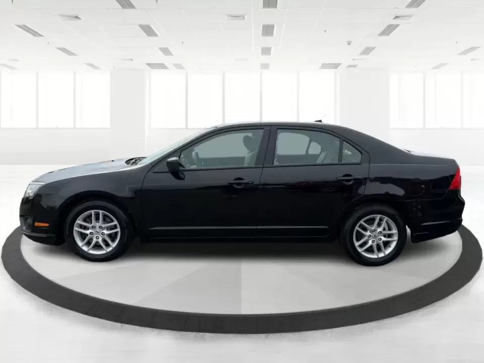 2012 Ford Fusion S (3FAHP0GA3CR) with an 2.5L I-4 DOHC engine, located at 1099 N County Rd 25A , Troy, OH, 45373, (937) 908-9800, 40.057079, -84.212883 - Need a dependable, budget-friendly sedan that can handle the weekday grind and still feel comfortable for weekend errands or a quick road trip to Dayton? This 2012 Ford Fusion S in sleek Tuxedo Black is a smart pick for commuters, first-time buyers, and growing families who want practical transporta - Photo#5