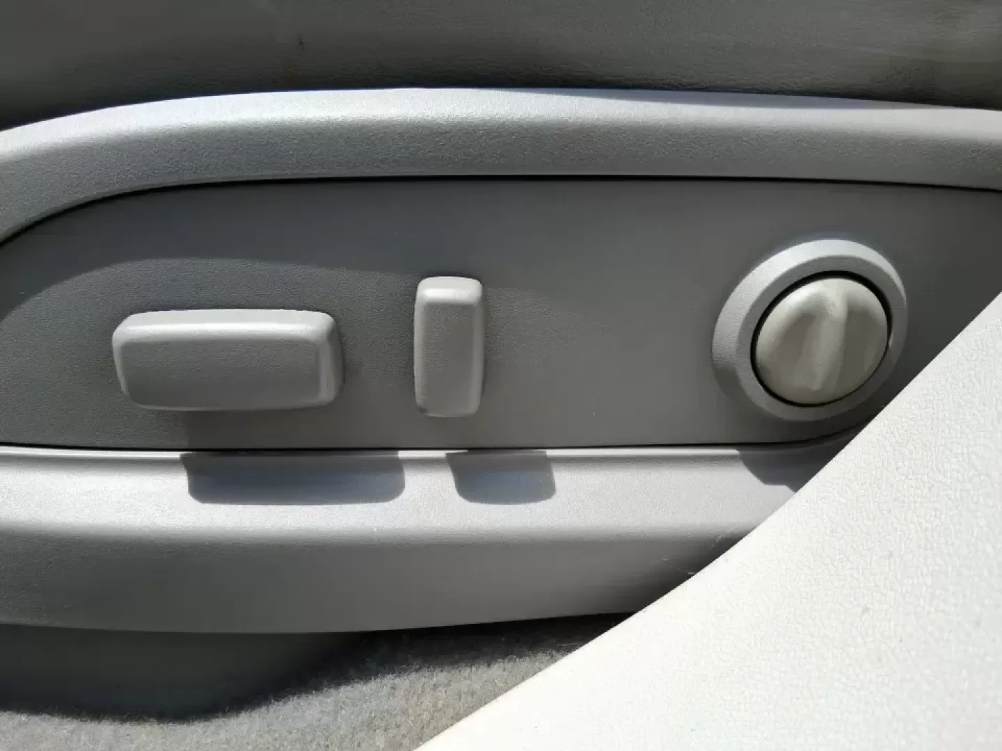 2016 Buick Enclave Leather (5GAKRBKD6GJ) with an 3.6L V-6 gasoline direct injection engine, 6-Speed Automatic Overdrive transmission, located at 401 Woodman Dr, Riverside, OH, 45431, (937) 908-9800, 39.760899, -84.123421 - Pack up the kids, cue up a road-trip playlist, and point the hood toward a weekend at Riverscape MetroPark or a quick run up I675-this 2016 Buick Enclave Leather is built for real life in the Miami Valley. With three-row flexibility, a smooth ride, and premium comfort, it's a smart pick for growing - Photo#17