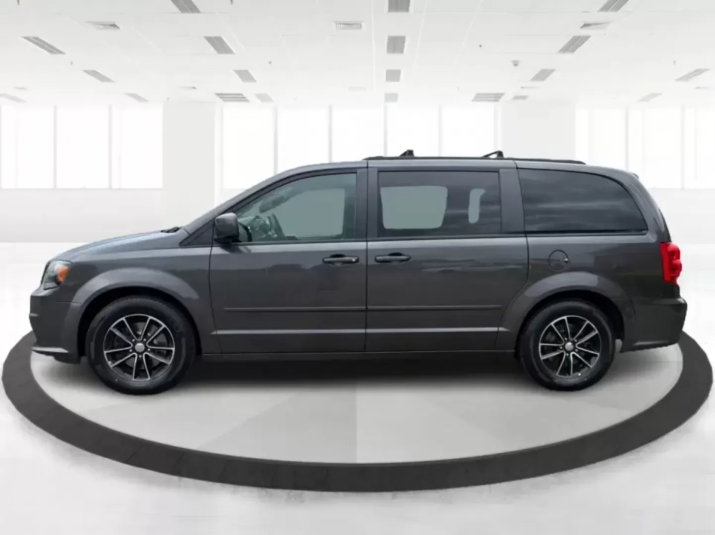 2017 Dodge Grand Caravan GT (2C4RDGEGXHR) with an Pentastar 3.6L V-6 DOHC engine, 6A transmission, located at 4508 South Dixie Dr, Moraine, OH, 45439, (937) 908-9800, 39.689976, -84.218452 - Picture the next family road trip, school drop-off line, or weekend tournament run-everyone comfortable, gear loaded, and the drive feeling easy. This 2017 Dodge Grand Caravan GT is built for real life in West Central Ohio, giving growing families and busy commuters the space, flexibility, and every - Photo#5