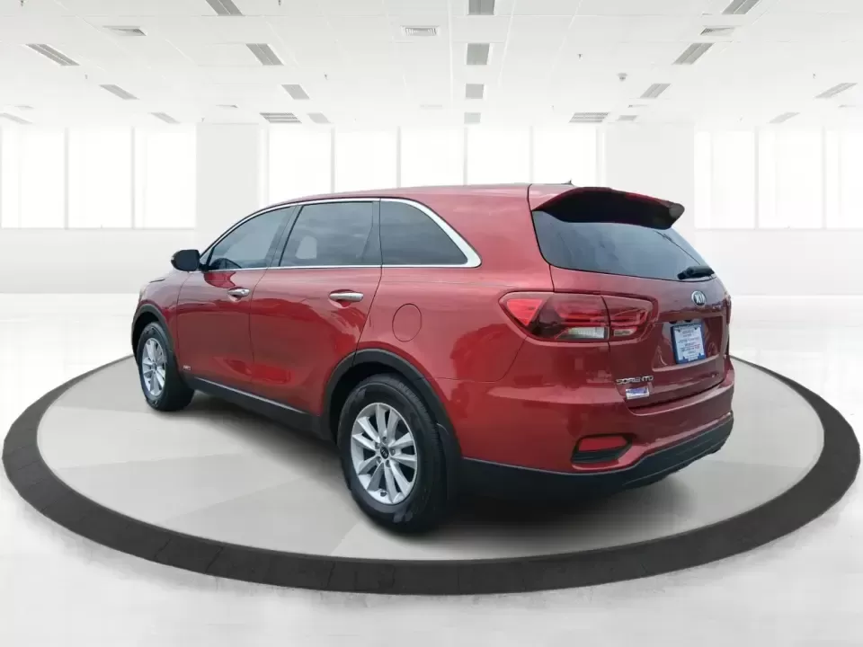 2019 Kia Sorento 2.4L LX (5XYPGDA32KG) with an 2.4L I-4 gasoline direct injection engine, 6A transmission, located at 1184 Kauffman Ave, Fairborn, OH, 45324, (937) 908-9800, 39.807072, -84.030914 - Pack up the kids, load the cooler, and head out for a weekend at John Bryan State Park or a day trip to the National Museum of the U.S. Air Force-this 2019 Kia Sorento LX is the kind of SUV that fits real life in Fairborn. With three-row flexibility, confident capability, and everyday comfort, it's - Photo#4