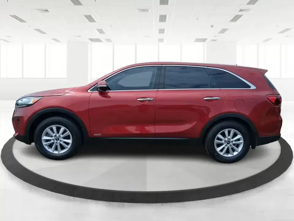 2019 Kia Sorento 2.4L LX (5XYPGDA32KG) with an 2.4L I-4 gasoline direct injection engine, 6A transmission, located at 1184 Kauffman Ave, Fairborn, OH, 45324, (937) 908-9800, 39.807072, -84.030914 - Pack up the kids, load the cooler, and head out for a weekend at John Bryan State Park or a day trip to the National Museum of the U.S. Air Force-this 2019 Kia Sorento LX is the kind of SUV that fits real life in Fairborn. With three-row flexibility, confident capability, and everyday comfort, it's - Photo#5