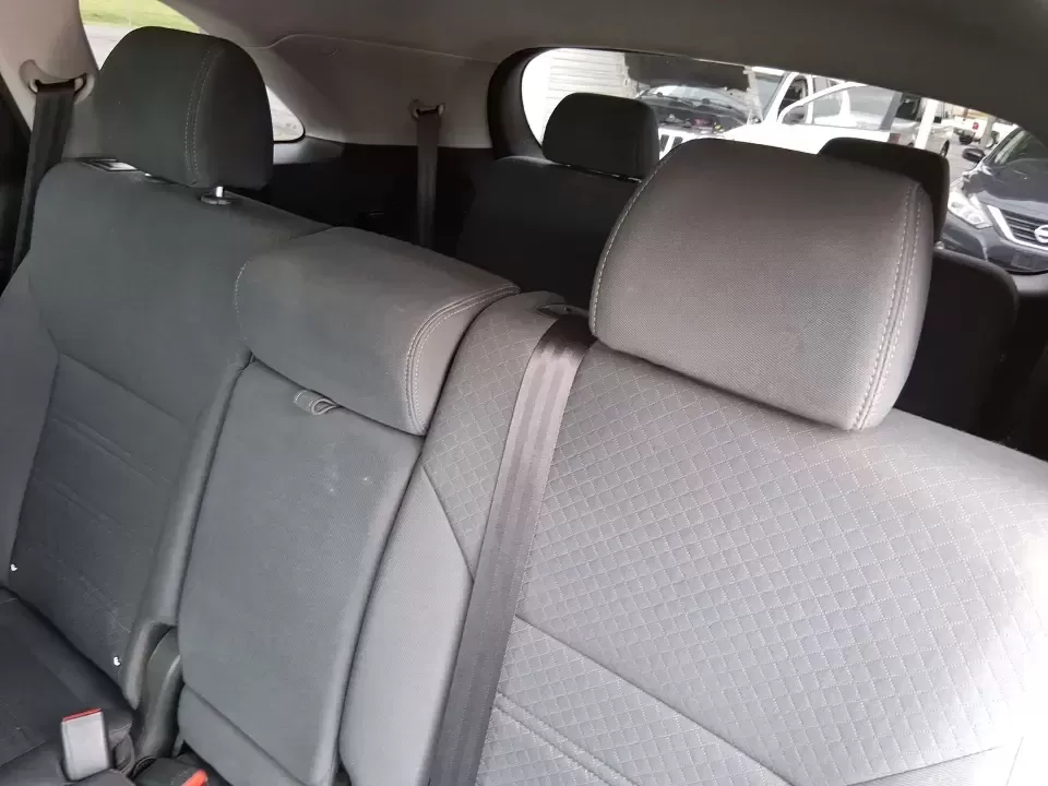 2019 Kia Sorento 2.4L LX (5XYPGDA32KG) with an 2.4L I-4 gasoline direct injection engine, 6A transmission, located at 1184 Kauffman Ave, Fairborn, OH, 45324, (937) 908-9800, 39.807072, -84.030914 - Pack up the kids, load the cooler, and head out for a weekend at John Bryan State Park or a day trip to the National Museum of the U.S. Air Force-this 2019 Kia Sorento LX is the kind of SUV that fits real life in Fairborn. With three-row flexibility, confident capability, and everyday comfort, it's - Photo#10