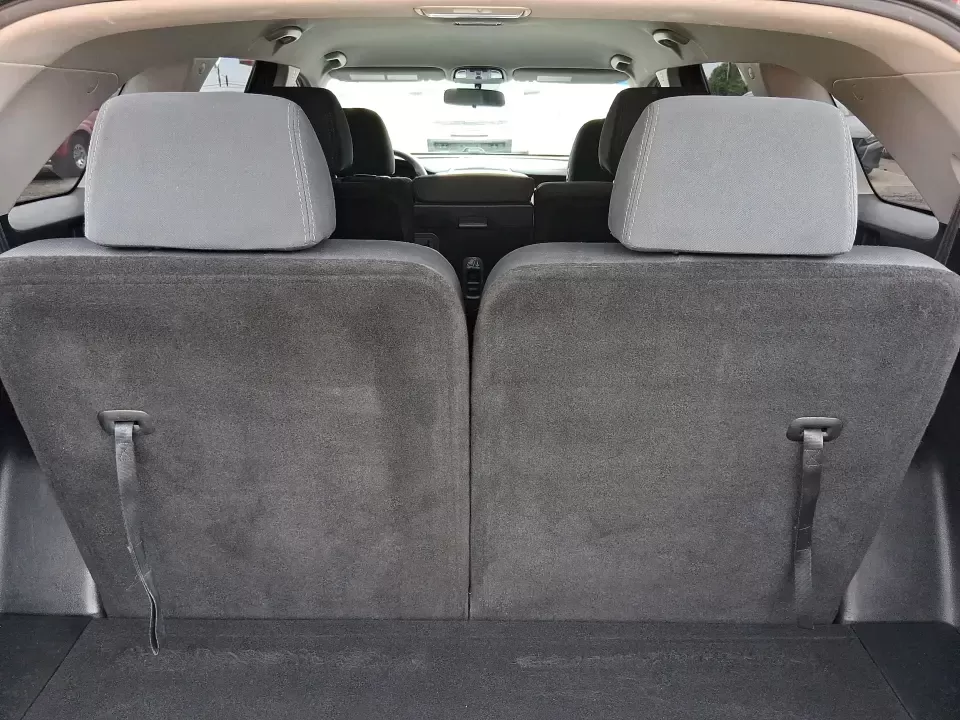 2019 Kia Sorento 2.4L LX (5XYPGDA32KG) with an 2.4L I-4 gasoline direct injection engine, 6A transmission, located at 1184 Kauffman Ave, Fairborn, OH, 45324, (937) 908-9800, 39.807072, -84.030914 - Pack up the kids, load the cooler, and head out for a weekend at John Bryan State Park or a day trip to the National Museum of the U.S. Air Force-this 2019 Kia Sorento LX is the kind of SUV that fits real life in Fairborn. With three-row flexibility, confident capability, and everyday comfort, it's - Photo#12