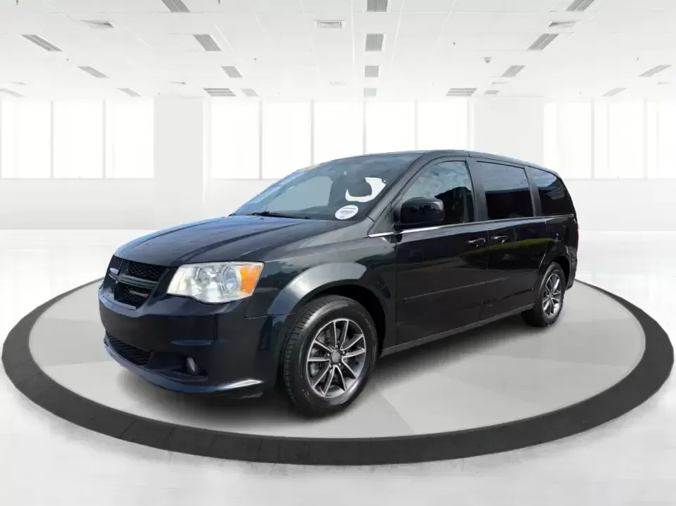 2017 Dodge Grand Caravan SXT (2C4RDGCG6HR) with an Pentastar 3.6L V-6 DOHC engine, 6A transmission, located at 1230 East Main St, Xenia, OH, 45385, (937) 908-9800, 39.688026, -83.910172 - Make school drop-offs, grocery runs, and weekend road trips feel easy again in a family-ready van that's built to haul people, gear, and memories. This 2017 Dodge Grand Caravan SXT in Black Onyx Crystal Pearlcoat is a smart pick for growing families, busy commuters who need space, and budget-conscio - Photo#8