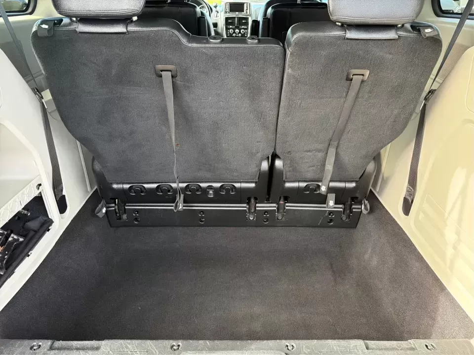 2017 Dodge Grand Caravan SXT (2C4RDGCG6HR) with an Pentastar 3.6L V-6 DOHC engine, 6A transmission, located at 1230 East Main St, Xenia, OH, 45385, (937) 908-9800, 39.688026, -83.910172 - Make school drop-offs, grocery runs, and weekend road trips feel easy again in a family-ready van that's built to haul people, gear, and memories. This 2017 Dodge Grand Caravan SXT in Black Onyx Crystal Pearlcoat is a smart pick for growing families, busy commuters who need space, and budget-conscio - Photo#12