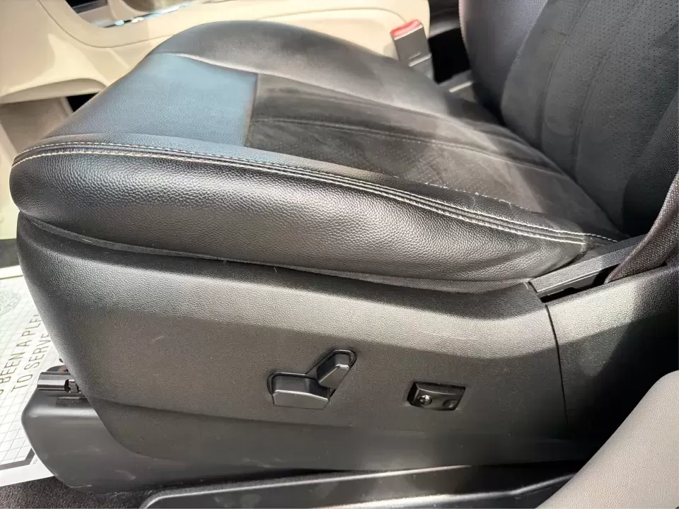 2017 Dodge Grand Caravan SXT (2C4RDGCG6HR) with an Pentastar 3.6L V-6 DOHC engine, 6A transmission, located at 1230 East Main St, Xenia, OH, 45385, (937) 908-9800, 39.688026, -83.910172 - Make school drop-offs, grocery runs, and weekend road trips feel easy again in a family-ready van that's built to haul people, gear, and memories. This 2017 Dodge Grand Caravan SXT in Black Onyx Crystal Pearlcoat is a smart pick for growing families, busy commuters who need space, and budget-conscio - Photo#18