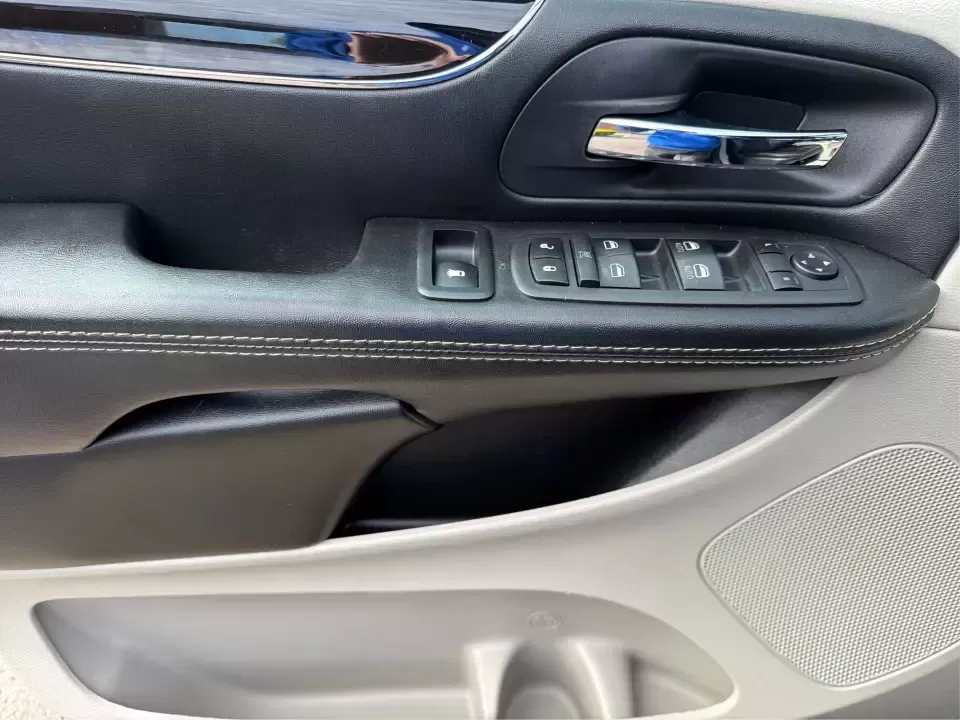 2017 Dodge Grand Caravan SXT (2C4RDGCG6HR) with an Pentastar 3.6L V-6 DOHC engine, 6A transmission, located at 1230 East Main St, Xenia, OH, 45385, (937) 908-9800, 39.688026, -83.910172 - Make school drop-offs, grocery runs, and weekend road trips feel easy again in a family-ready van that's built to haul people, gear, and memories. This 2017 Dodge Grand Caravan SXT in Black Onyx Crystal Pearlcoat is a smart pick for growing families, busy commuters who need space, and budget-conscio - Photo#19