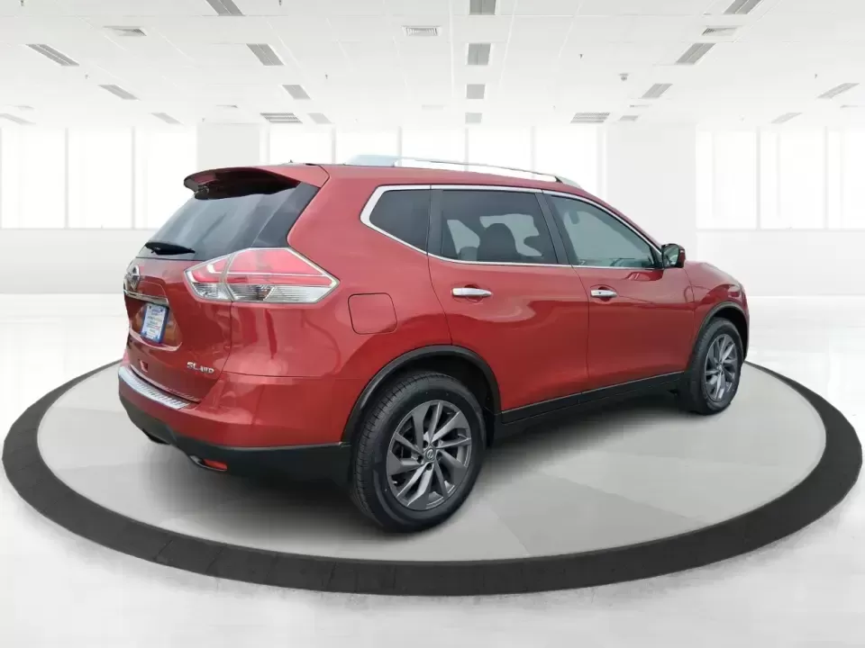 2016 Nissan Rogue SL (5N1AT2MV7GC) with an 2.5L I-4 DOHC engine, CVT transmission, located at 1230 East Main St, Xenia, OH, 45385, (937) 908-9800, 39.688026, -83.910172 - Picture your next Ohio weekend: packing up for John Bryan State Park, cruising out toward Clifton Gorge, or simply making the school run and the daily commute down US-35 feel easier and more comfortable. This 2016 Nissan Rogue SL in eye-catching Cayenne Red is the kind of practical, do-it-all SUV th - Photo#2