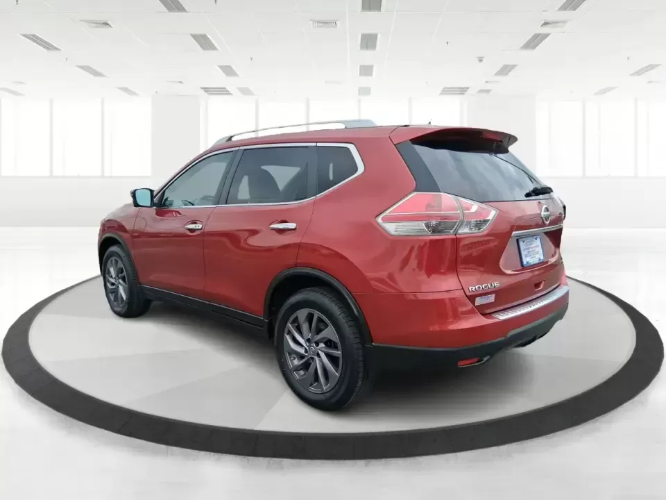 2016 Nissan Rogue SL (5N1AT2MV7GC) with an 2.5L I-4 DOHC engine, CVT transmission, located at 1230 East Main St, Xenia, OH, 45385, (937) 908-9800, 39.688026, -83.910172 - Picture your next Ohio weekend: packing up for John Bryan State Park, cruising out toward Clifton Gorge, or simply making the school run and the daily commute down US-35 feel easier and more comfortable. This 2016 Nissan Rogue SL in eye-catching Cayenne Red is the kind of practical, do-it-all SUV th - Photo#4
