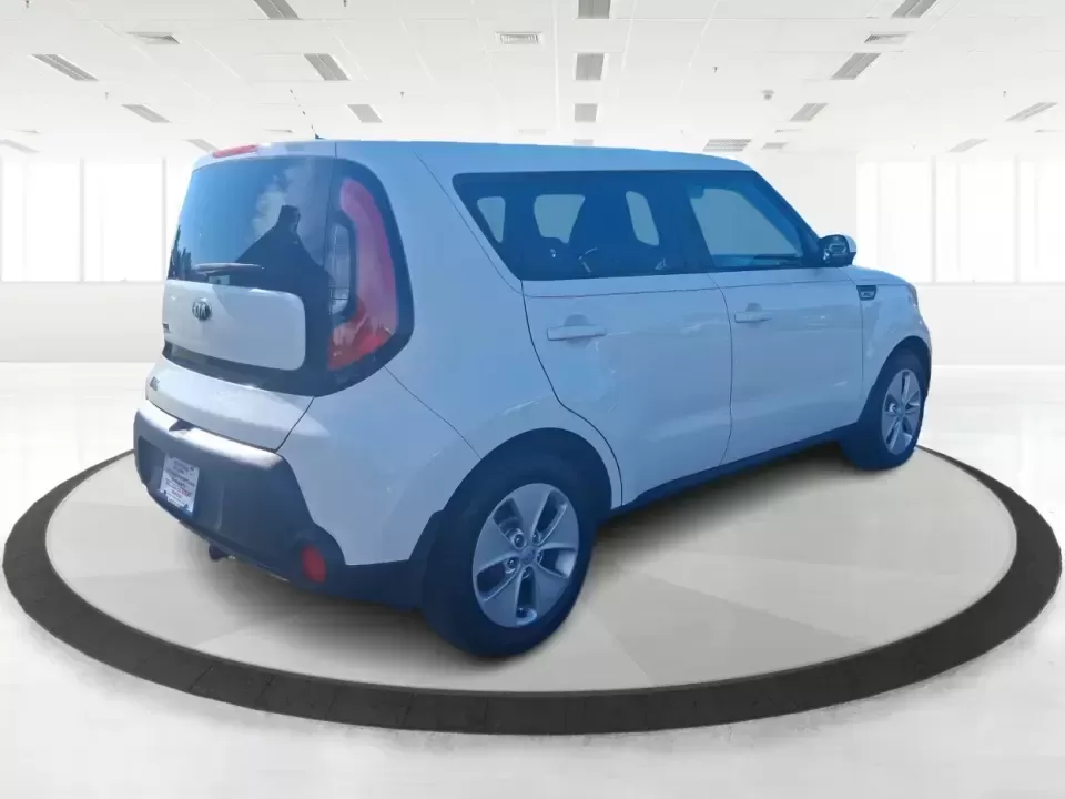 2015 Kia Soul Base (KNDJN2A28F7) with an 1.6L L4 DOHC 16V engine, located at 1099 N County Rd 25A , Troy, OH, 45373, (937) 908-9800, 40.057079, -84.212883 - Whether you're commuting down I-75, running errands between Troy neighborhoods, or packing up for a weekend escape to Charleston Falls Preserve, this 2015 Kia Soul is the kind of practical, personality-packed ride that fits real life. With its easy-to-park wagon shape, versatile cargo space, and fue - Photo#2