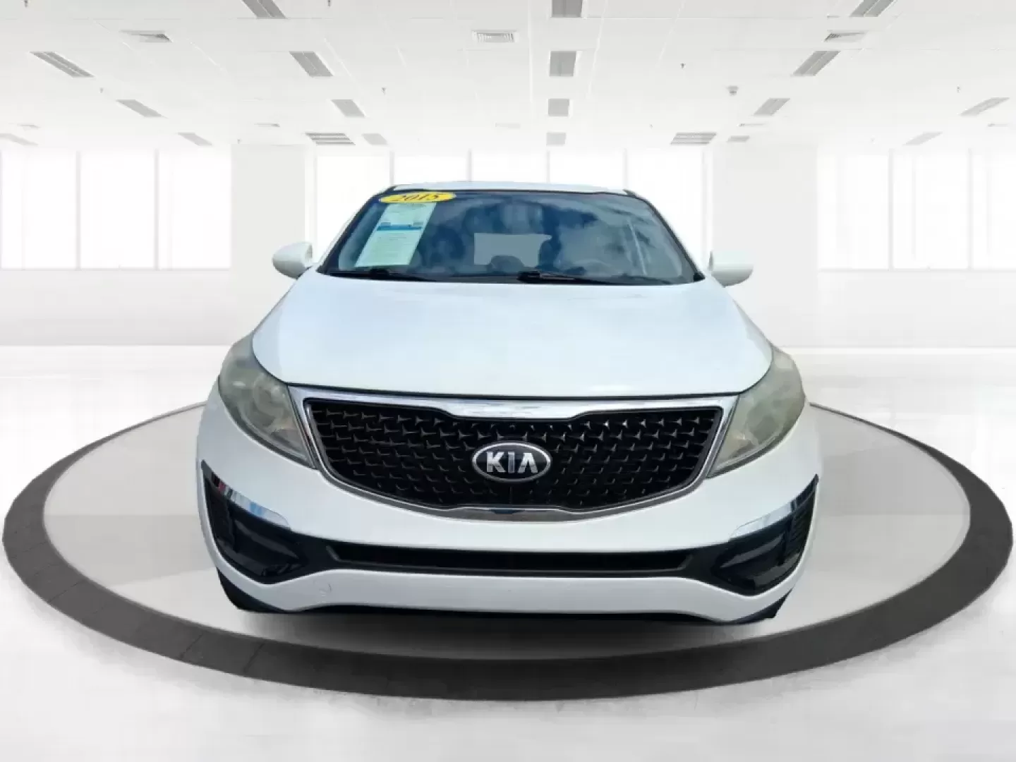 2015 Kia Sportage LX (KNDPBCAC2F7) with an 2.4L V6 DOHC 24V engine, 6-Speed Automatic transmission, located at 1184 Kauffman Ave, Fairborn, OH, 45324, (937) 908-9800, 39.807072, -84.030914 - Ready for weekend getaways at Caesar Creek, snowy commutes up I675, or everyday school-and-grocery runs around Fairborn and Beavercreek, this 2015 Kia Sportage LX is the kind of practical crossover that fits real life. With confident AWD/4WD capability, a comfortable cabin, and versatile cargo space - Photo#7