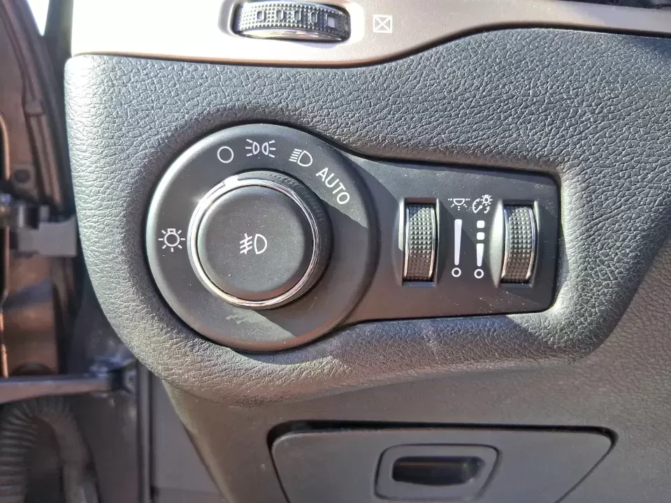 2016 Jeep Cherokee Altitude (1C4PJMCS7GW) with an 3.2L V6 DOHC 24V engine, 9-Speed Automatic transmission, located at 8750 N County Rd 25A, Piqua, OH, 45356, (937) 908-9800, 40.164391, -84.232513 - Pack up the kids, load the cooler, and point the hood toward Indian Lake or a fall weekend at the Piqua Heritage Festival-this 2016 Jeep Cherokee Altitude is the kind of SUV that fits real Ohio life. With confident 4WD/AWD capability, a strong 3.2L V6, and everyday comfort features, it's ideal for c - Photo#17