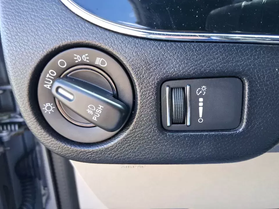 2018 Dodge Grand Caravan SXT (2C4RDGCG5JR) with an Pentastar 3.6L V-6 DOHC engine, 6A transmission, located at 8750 N County Rd 25A, Piqua, OH, 45356, (937) 908-9800, 40.164391, -84.232513 - Road-trip weekends to Indian Lake, daily school drop-offs, and stress-free grocery runs-all get easier when you have a van built for real life. This 2018 Dodge Grand Caravan SXT in Billet Clearcoat is a smart pick for growing families, busy commuters traveling up and down I75, and budget-conscious b - Photo#17