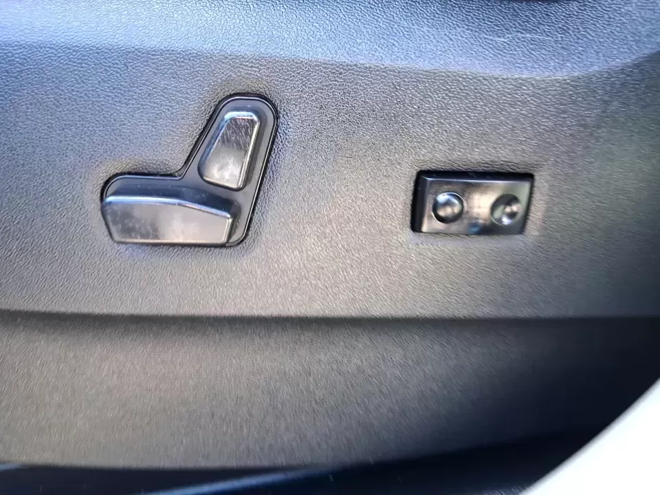 2018 Dodge Grand Caravan SXT (2C4RDGCG5JR) with an Pentastar 3.6L V-6 DOHC engine, 6A transmission, located at 8750 N County Rd 25A, Piqua, OH, 45356, (937) 908-9800, 40.164391, -84.232513 - Road-trip weekends to Indian Lake, daily school drop-offs, and stress-free grocery runs-all get easier when you have a van built for real life. This 2018 Dodge Grand Caravan SXT in Billet Clearcoat is a smart pick for growing families, busy commuters traveling up and down I75, and budget-conscious b - Photo#18