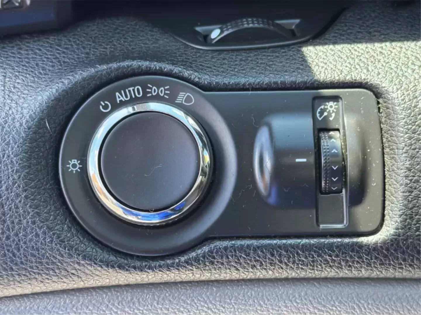 2015 Chevrolet Malibu LS (1G11B5SLXFF) with an ECOTEC 2.5L I-4 gasoline direct injection engine, 6-Speed Automatic transmission, located at 1951 S Dayton Lakeview Rd., New Carlisle, OH, 45344, (937) 908-9800, 39.890999, -84.050255 - Need a dependable commuter that can handle the daily drive from New Carlisle to Dayton, Springfield, or Wright-Patterson AFB-while still being comfortable for school drop-offs, errands, and weekend plans? This 2015 Chevrolet Malibu LS is a smart, budget-friendly sedan that fits real life: efficient, - Photo#17