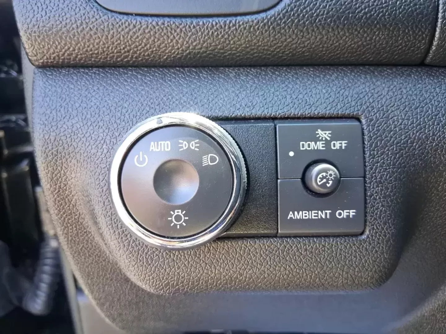 2013 Buick Enclave Premium (5GAKVDKDXDJ) with an 3.6L V-6 gasoline direct injection engine, 6-Speed Automatic Overdrive transmission, located at 880 E. National Road, Vandalia, OH, 45377, (937) 908-9800, 39.891918, -84.183594 - Pack up the kids, cue up a road-trip playlist, and head out with confidence-this 2013 Buick Enclave Premium is built for real life in and around Vandalia, whether you're doing school drop-offs, commuting to Dayton, or loading up for a weekend at Taylorsville MetroPark. With three-row versatility, up - Photo#17