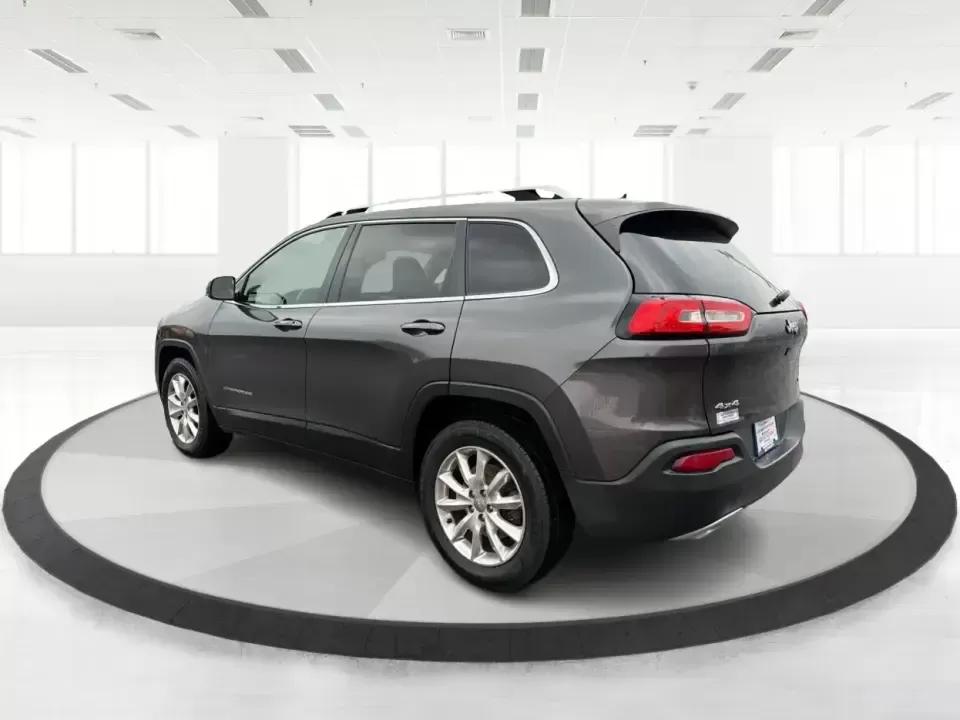 2015 Jeep Cherokee Limited (1C4PJMDS6FW) with an 3.2L V6 DOHC 24V engine, 9-Speed Automatic transmission, located at 1230 East Main St, Xenia, OH, 45385, (937) 908-9800, 39.688026, -83.910172 - Weekend escapes to John Bryan State Park, daily commutes down I70, or school-and-sports runs around Riverside-this 2015 Jeep Cherokee Limited is built for the kind of life that doesn't stay parked. With SUV comfort, confident capability, and upscale features, it's a smart fit for drivers who want on - Photo#4
